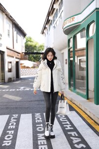 新款羽绒服图片