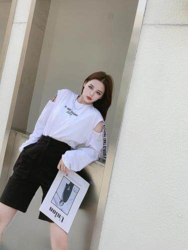 长袖、漏肩T～黑，白两色～均码，女装，LOVELS