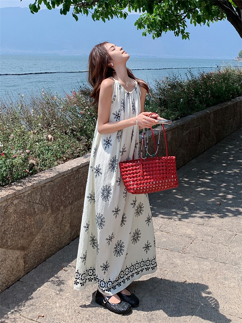复古碎花度假风吊带连衣裙女2025夏季新款法式桔梗茶歇显瘦长裙子,女装连衣裙,浙宝301