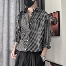 黑色