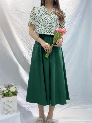 墨绿色流行色半裙，女装半身裙，潮溢