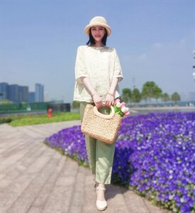 纯苎小衫
时尚女装巜川哲》4028图片
