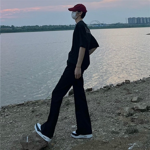 现货抖音得物品质黑色弹力修身直筒牛仔裤 量大价格还可谈图片