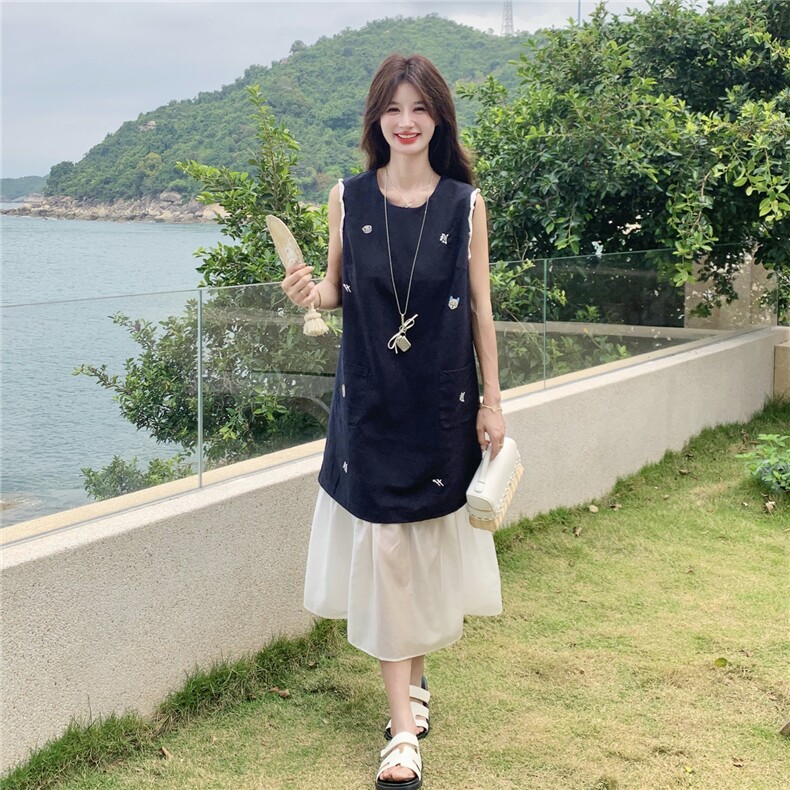 刺绣无袖连衣裙女夏季2026新款韩系减龄休闲甜美假两件拼接背心裙,女装连衣裙,艾米莉亚