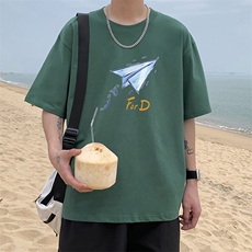墨绿色