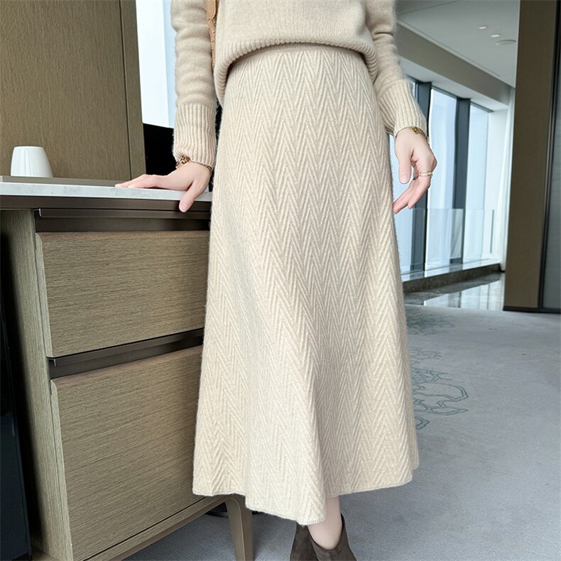 2025年秋季新款十二针人字纹针织羊绒半身裙时尚休闲通勤百搭，女装半身裙，高粱穗羊绒