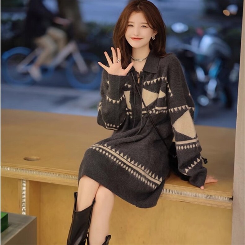 秋款长袖翻领针织连衣裙法式复古几何图案显瘦百搭气质女装,女装连衣裙,珍珑羊绒