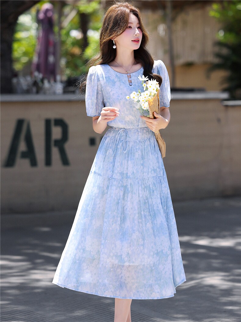 2026年夏季中长款印花碎花连衣裙长裙仙气风宽松型休闲,女装连衣裙,鑫源服饰