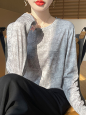 2025秋冬百搭时尚晕染圆领印花长袖，女装针织衫/毛衣，羊特美羊绒