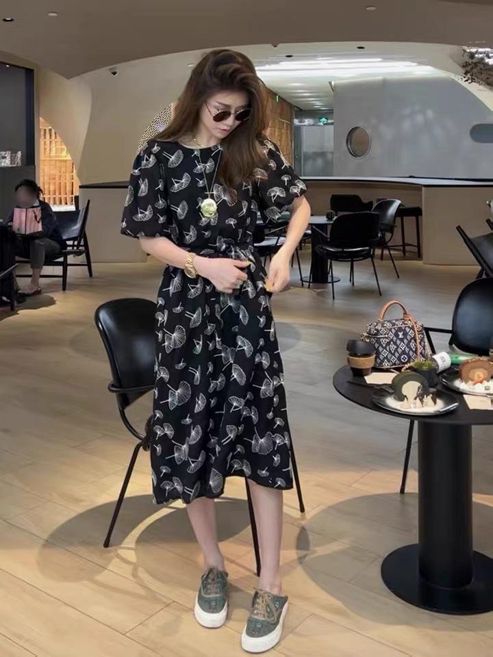夏季新款收腰设计感法式泡泡袖连衣裙,女装连衣裙,L·H·X