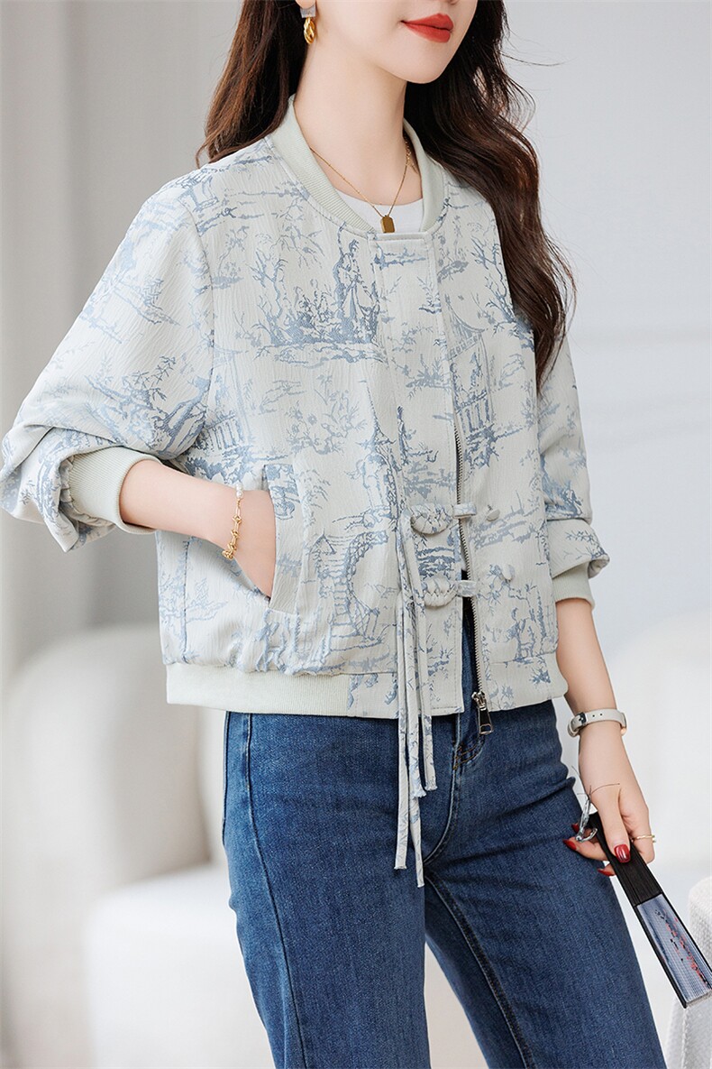 白色提花盘扣棒球服外套女2024春秋新款小个子减龄新中式夹克上衣,女装短外套,余墨
