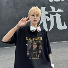黑色