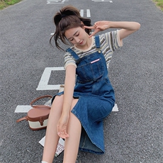 牛仔背带裙套装女夏季2023年新款设计小众小个子吊带连衣裙两件套，女装套装/套裙，一九零