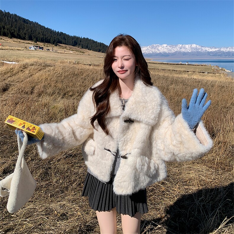 现发高级感牛角扣皮毛一体外套2605P205K308,女装皮草,2C029