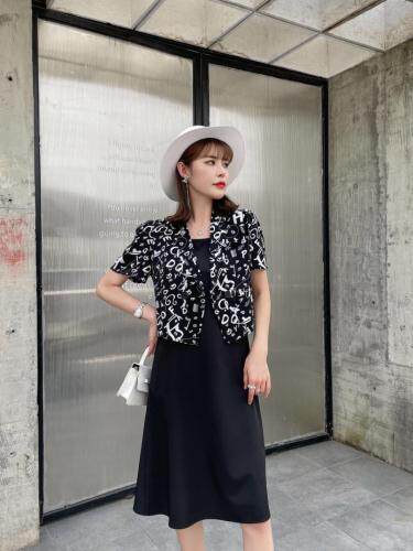 夏装二件套连衣裙上新中，女装连衣裙，秋莎明月