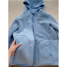 奶蓝色