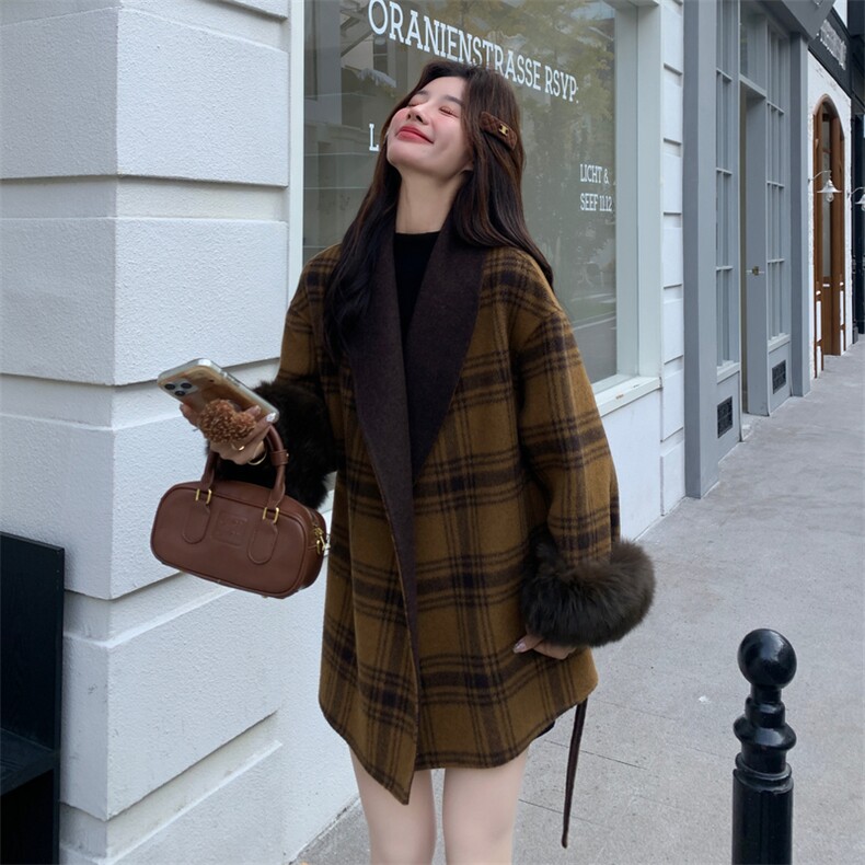 现货新款双面羊绒大衣带袖毛格子配腰带时尚洋气，女装羊绒大衣，网红馆