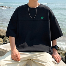 黑色