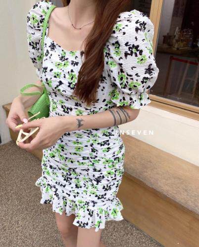 现货夏季新款碎花连衣裙，女装连衣裙，INSEVEN