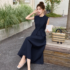 气质无袖马甲套装裙女2025夏季穿搭一整套收腰减龄半身裙两件套女图片
