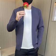 蓝灰色