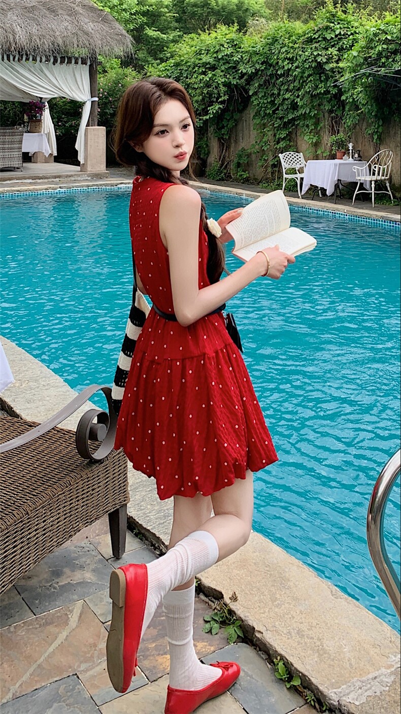 甜美度假风波点红色无袖背心连衣裙女夏2025新款小个子温柔风裙子,女装连衣裙,2D148