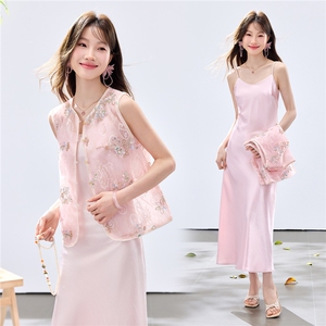 夏季新款现货！2026新中式洋气时尚重工马甲+珍珠吊带裙两件套女图片