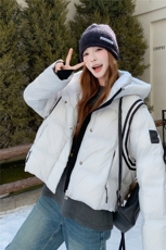 短款连帽羽绒服女2025冬季新款时尚学院风加厚保暖面包服外套，女装羽绒服，慧尚依恋