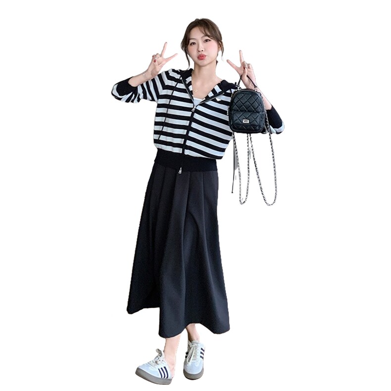 时尚套装女黑白条纹针织连帽开衫毛衣女春秋半身裙两件套穿搭,女装套装/套裙,2C166