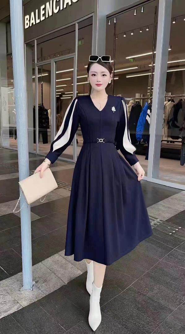 时装收腰显瘦款连衣裙，两色、四个尺码，女装连衣裙，依柏璐(1F)