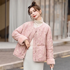新中式国风羽绒服女2024冬季新款小个子今年流行漂亮短款粉色外套，女装羽绒服，伊仟回