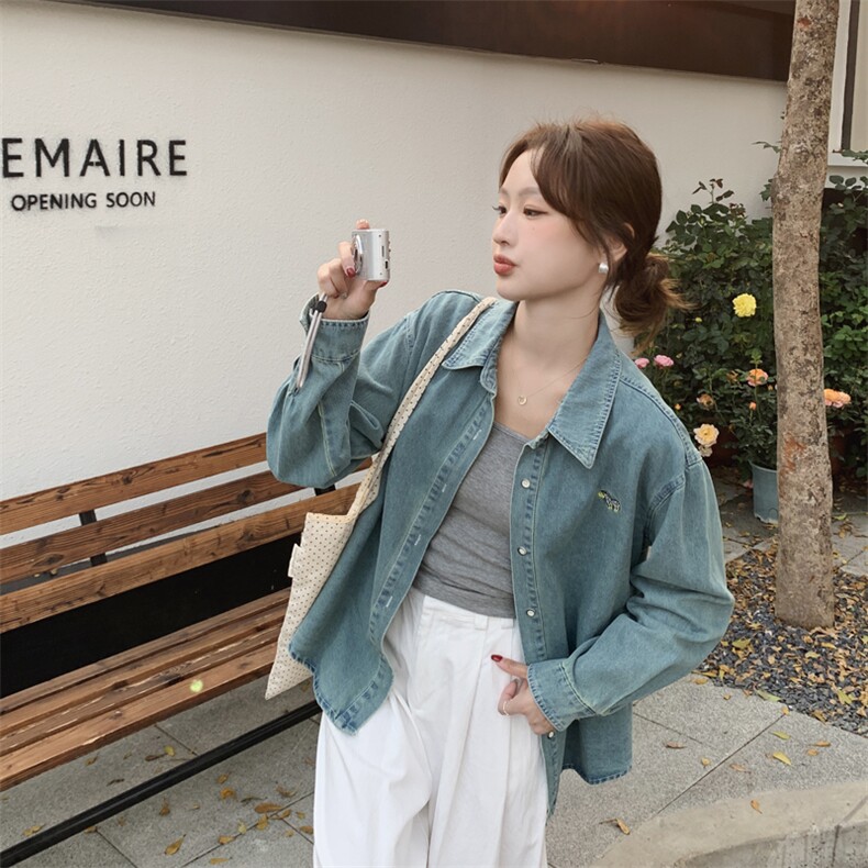 港风重工刺绣叠穿衬衣女款2025新款爆款早春休闲百搭牛仔衬衫外套，女装牛仔外套，依路服饰