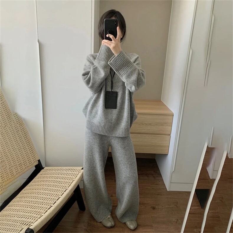 2025年秋季新款百搭女士高领长袖保暖上衣裤子套装,女装套装/套裙,新胜羊绒