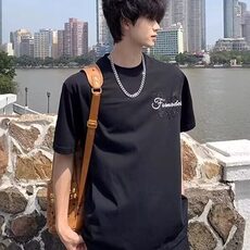 黑色