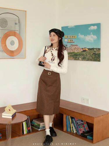 秋意浓，百搭半裙是衣橱中单品，女装半身裙，BD