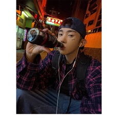 红色