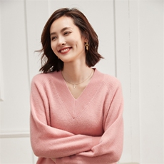 2025百搭时尚元宝针大v领羊绒衫，女装羊绒衫，雪真羊绒高端店