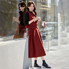 轻奢优雅风红色马甲套装裙女2026春季新款高级感通勤半身裙三件套，女装套装/套裙，意芙