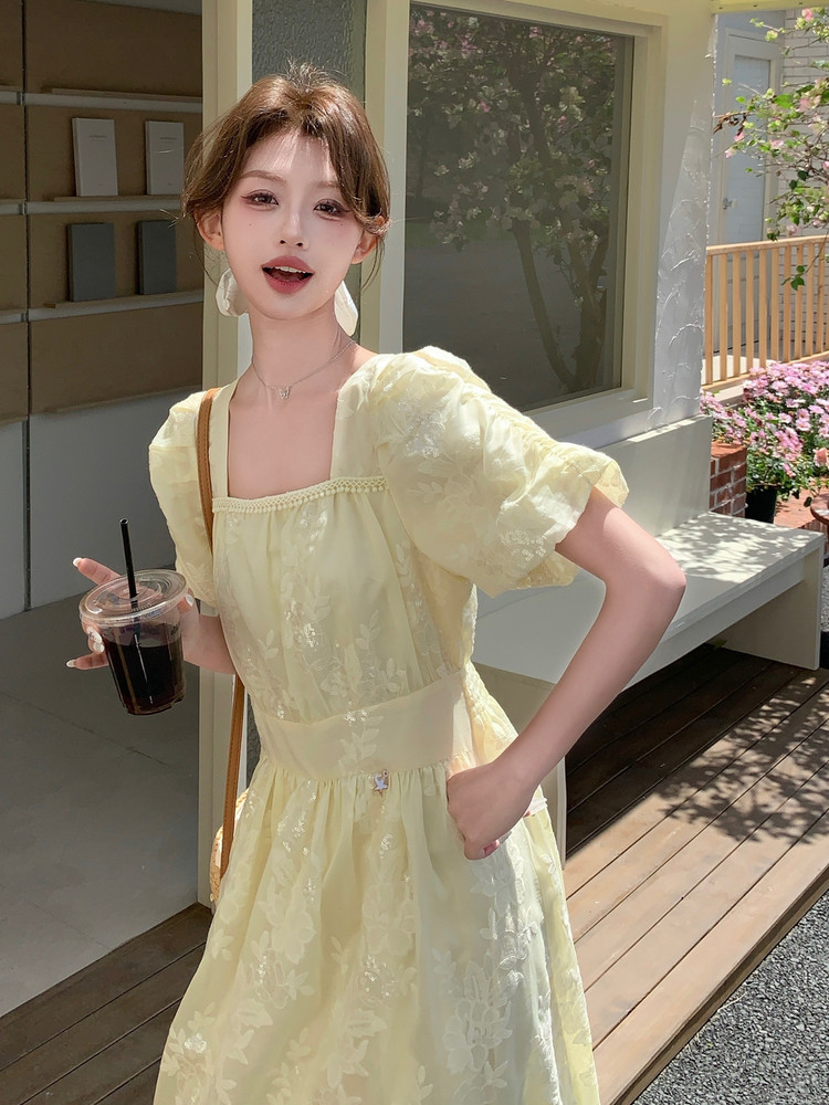 奶黄色重工蕾丝刺绣泡泡袖连衣裙女夏2025新款法式绝美在逃公主裙,女装连衣裙,浙宝208A
