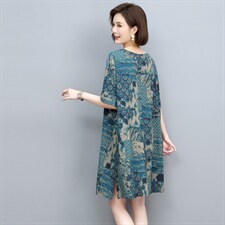 2022夏季新款舒适透气印花连衣裙宽松显瘦V领短袖裙装，女装连衣裙，悦见她