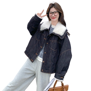 2025冬季新款深蓝色羊羔毛大翻领牛仔羽绒服女复古休闲风加厚外套图片
