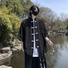 黑色