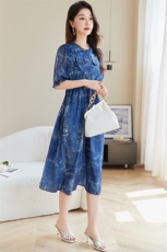 法式高级感复古茶歇收腰印花连衣裙圆领中长款衬衫裙，女装连衣裙，韩蔻秀