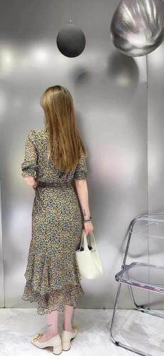 欧货领口手工钉珠连衣裙，女装连衣裙，炅缇恩