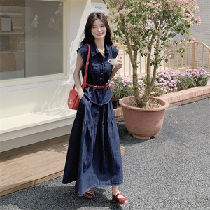 牛仔套装裙女2025夏季新款时尚减龄复古洋气无袖衬衫半身裙两件套图片