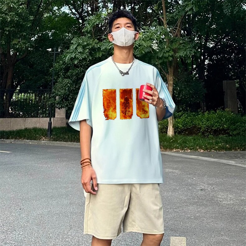 抖音得物品质二开240克宽松纯棉美式潮牌印花三条杠中性风短袖T恤,男装T恤,电商A486