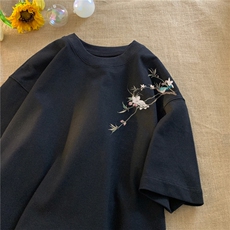 黑色