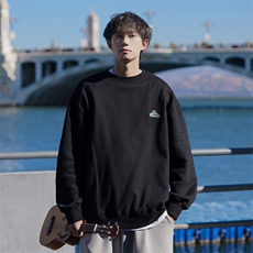 黑色