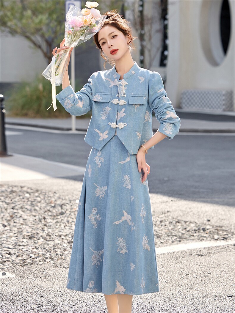 2026春季新款重工刺绣新中式G风流行的漂亮半身裙两件套套装,女装套装/套裙,伊仟回