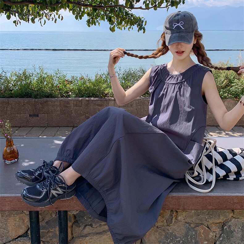 2025年夏季薄款休闲风长裙无袖圆领套头宽松腰南瓜裙，女装连衣裙，诺蝶